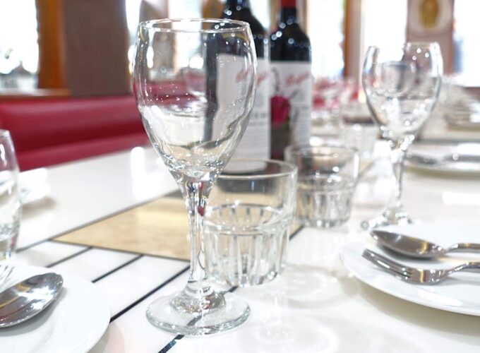 dinner_table_8